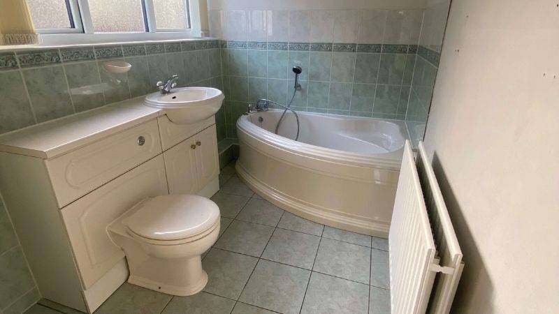 Walton Bathroom before renovation